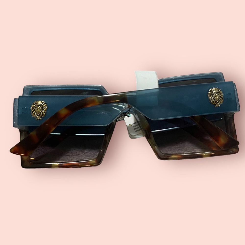 Nice sunglasses - Picture 4 of 4